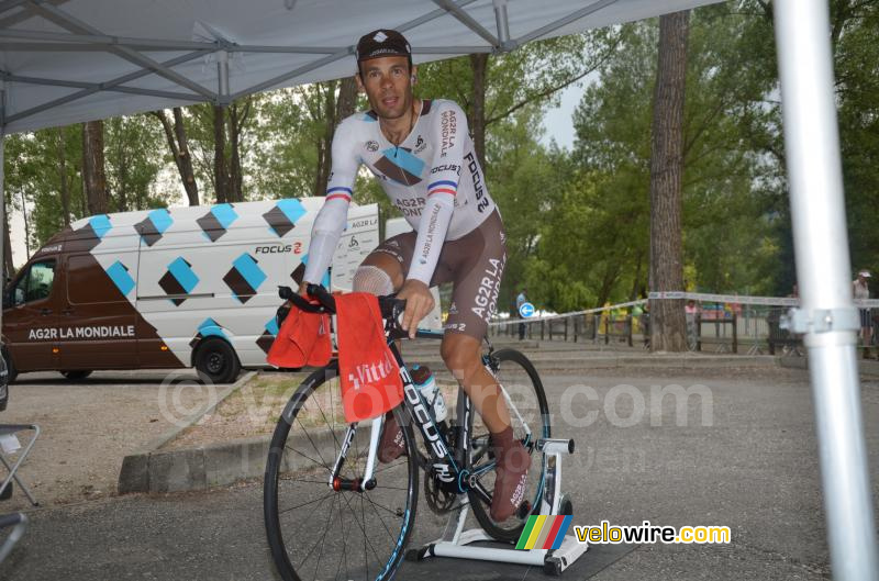 Jean-Christophe Péraud (AG2R La Mondiale) warming up