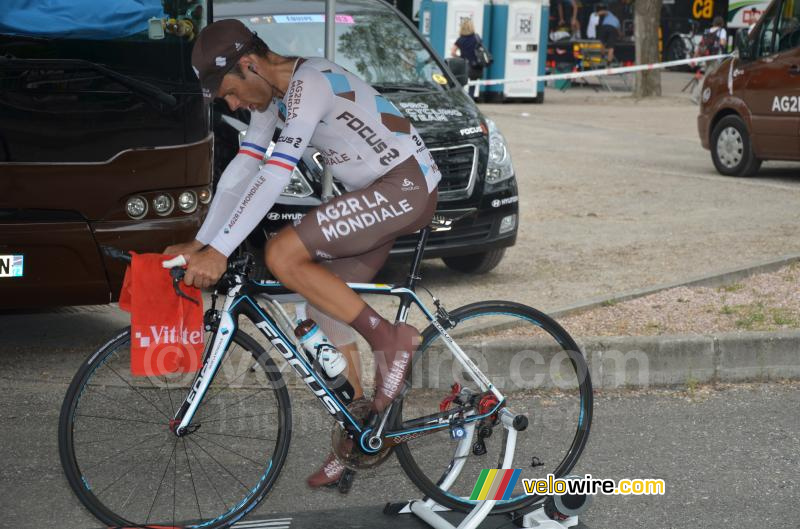 Jean-Christophe Péraud (AG2R La Mondiale) warming up (2)