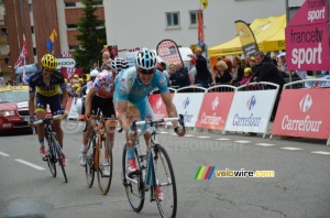 Jakob Fuglsang (Astana), Mikel Nieve (Euskaltel) & Alberto Contador (Saxo) (440x)