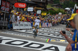 Simon Geschke (Argos-Shimano) zig-zagging (490x)
