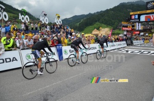 Haimar Zubeldia & Andy Schleck (Radioshack-Leopard) & Sergey Lagutin (Vacansoleil) (2) (657x)