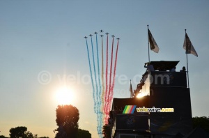 The Patrouille de France salutes the Tour de France (1388x)