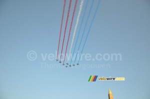 The Patrouille de France salutes the Tour de France (4) (831x)