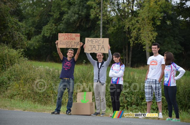 Fans die een bidon vragen … in het Rus!