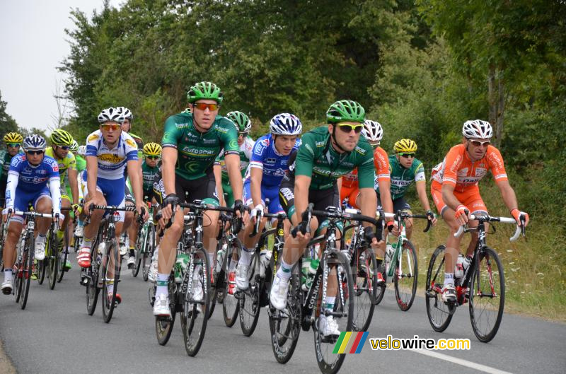Het peloton in Bouesse