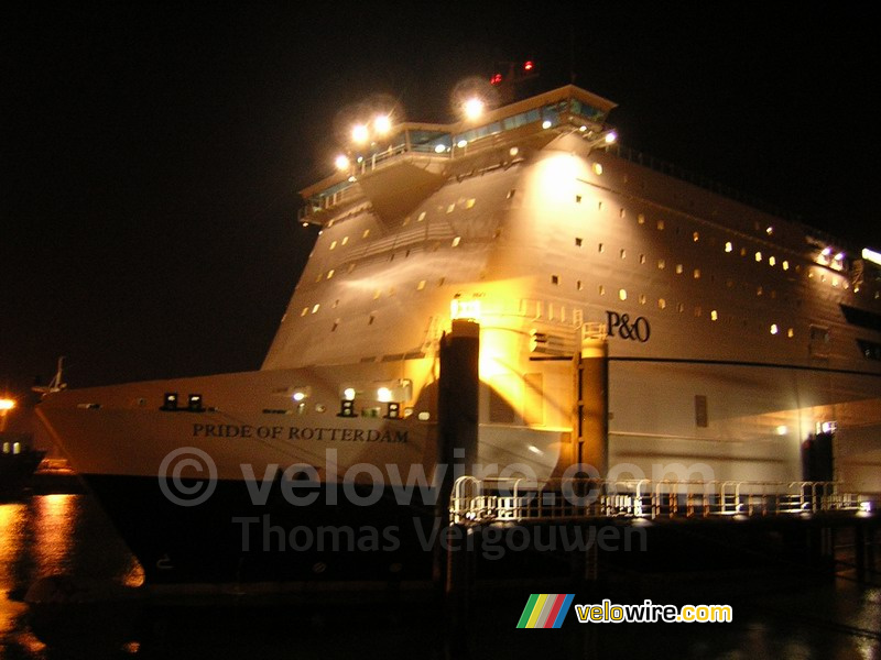 Pride of Rotterdam in de haven van Rotterdam (Europoort)