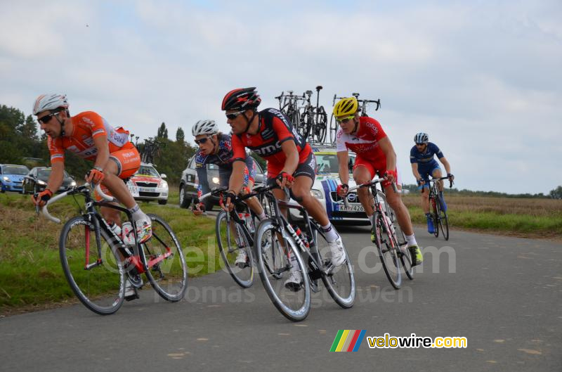 De kopgroep net voor Burbure (2)