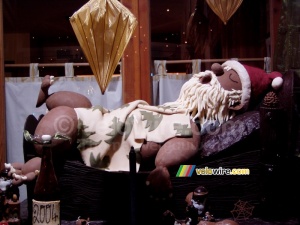 A chocolate Santa Claus (404x)