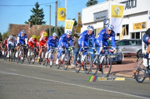 L'équipe FDJ.fr à l'avant du peloton (670x)