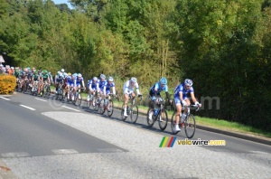 Le peloton à Possé-sur-Cisse (489x)