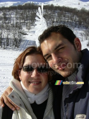 Cédric & Isabelle devant une sculpture de glace (377x)