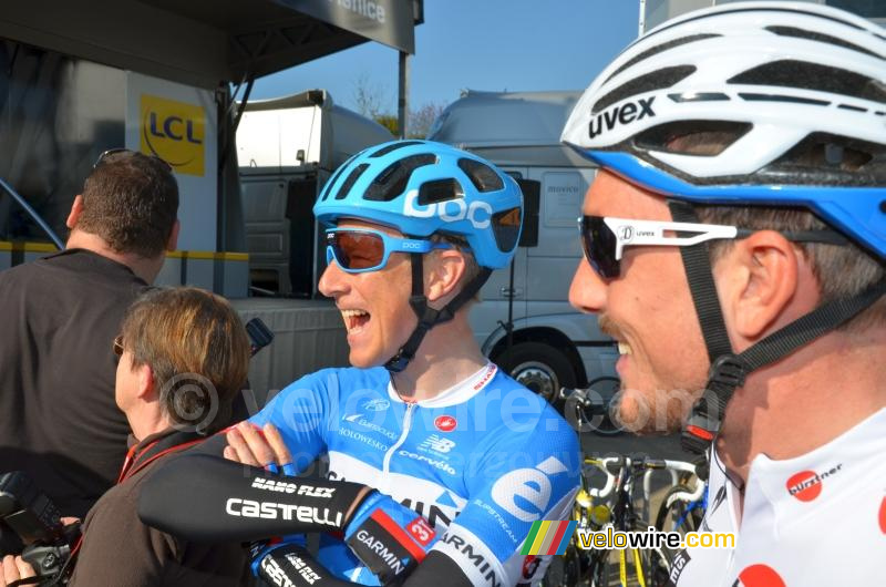 Fabian Wegmann lachend in gesprek met John Degenkolb