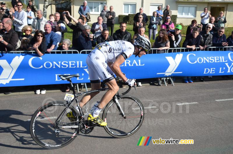 Anthony Delaplace bij de eerste doorkomst over de finishlijn
