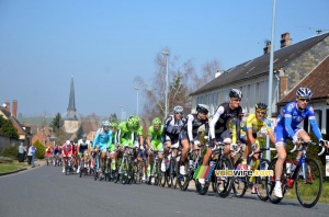 Le peloton à Saint-Fargeau (2) (416x)