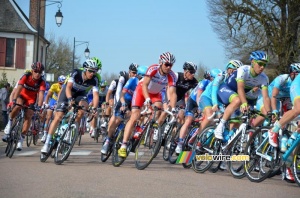 Le peloton à Bouhy (2) (505x)