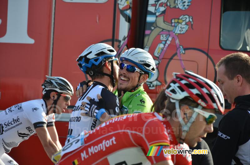 John Degenkolb viert zijn overwinning met Koen de Kort