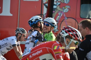 John Degenkolb célèbre sa victoire avec Koen de Kort (408x)