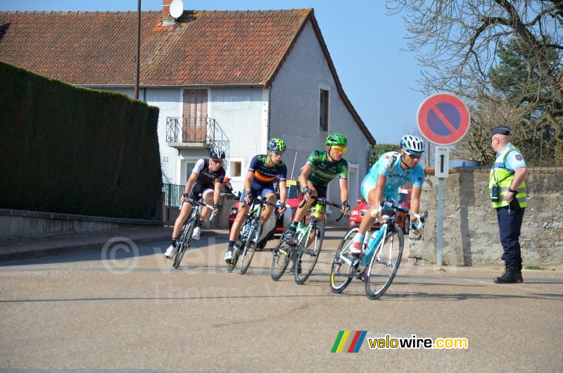De kopgroep in Vitry-en-Charolais