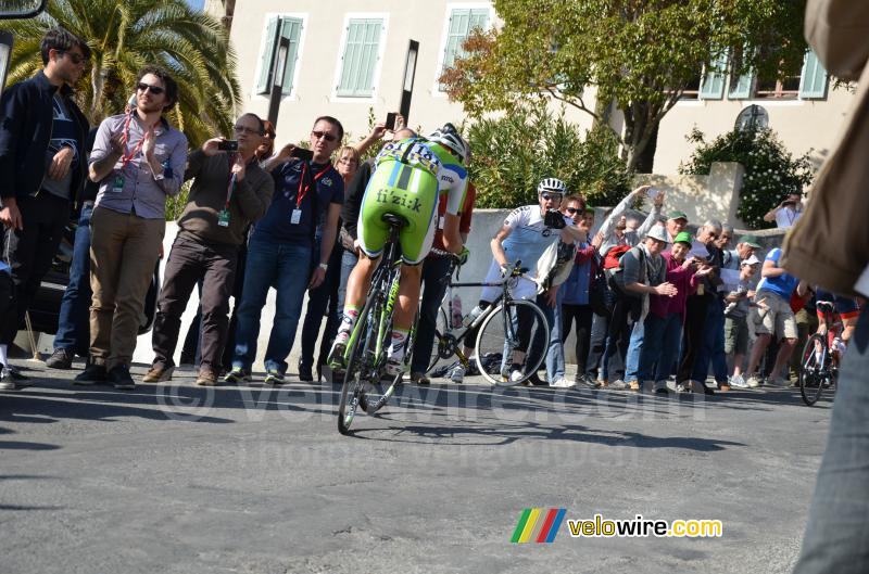 Alessandro De Marchi (Cannondale) heeft moeite om Chavanel te volgen