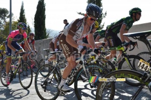 Samuel Dumoulin (AG2R) dans la première montée vers la ligne (332x)