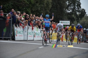 Tom-Jelte Slagter (Garmin-Sharp) remporte la 7ème étape (504x)