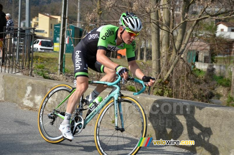 De kopgroep die tijdelijk opgesplitst werd in kleine groepjes: Moreno Hofland