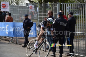 Niki Terpstra (Omega Pharma-QuickStep) arrive seul au vélodrome (787x)