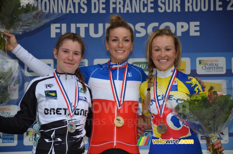 Het dames beloften podium: Coralie Demay, Pauline Ferrand Prevot & Marine Strappazon (2)
