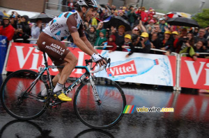 Blel Kadri (AG2R La Mondiale) wins the stage in the rain (2) (601x)