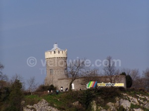 Old lighthouse near Suspension Bridge (211x)