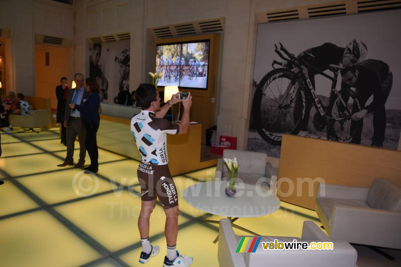 Samuel Dumoulin maakt een foto van een mooie foto