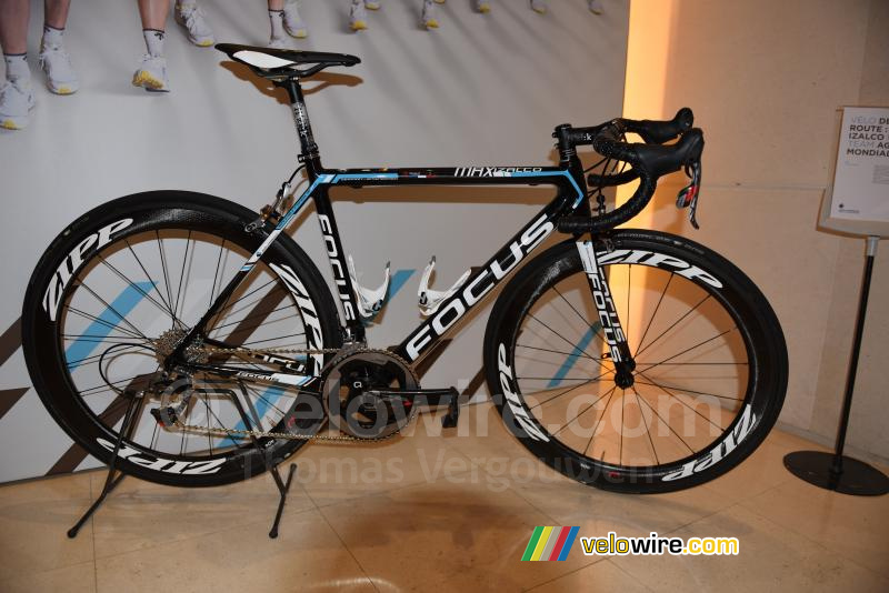 AG2R La Mondiale s road bike Focus Izalco photographs