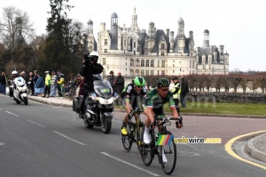 Thomas Voeckler and Anthony Delaplace at the Chambord castle (384x)