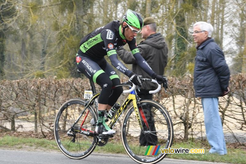 Arnaud Gérard (Bretagne-Séché) net na zijn aanval