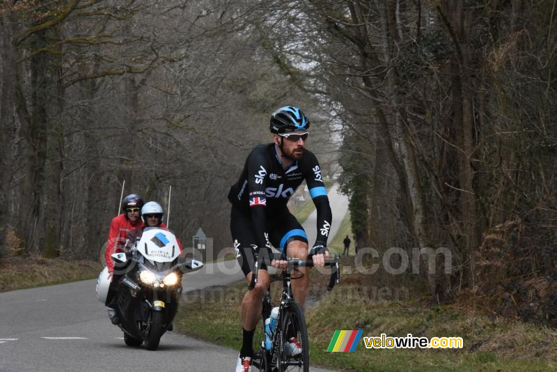 Bradley Wiggins (Sky) geeft zijn inspanningen op