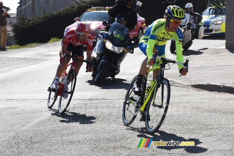 Chris Anker Sörensen en Thomas de Gendt aan de voet van de col de la Gachet