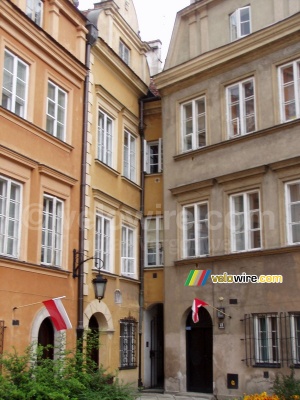 The smallest house in Warsaw: the size of one door (1446x)