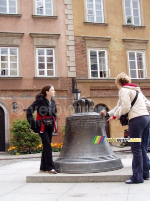 Kanonia Square in Warsaw: Ninie & Bocco (494x)