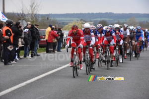 Toujours Geoffrey Soupe à l'avant du groupe des poursuivants sur la 2ème Côte de la Croix Baron (757x)