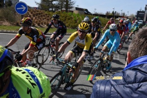 Le peloton à Saint-Quentin (2) (504x)