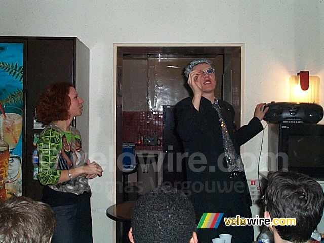 [Afscheidsfeestje Krzysztof & Bernard]: Vincent de goochelaar en Ludivine