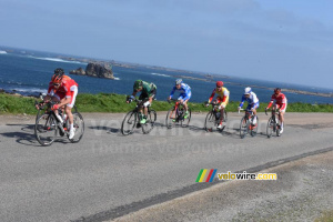 The first chasing group (722x)