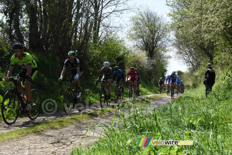 De kopgroep op de ribin in Milizac