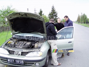 Oh oh ... des problèmes de voiture ! (176x)