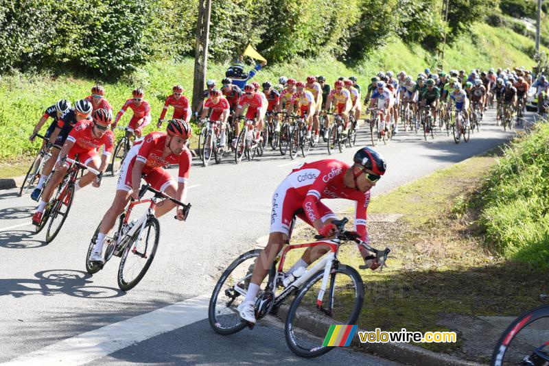 De Cofidis ploeg vooraan in het peloton