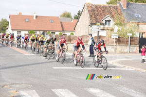 Le groupe de tête à Crucheray (654x)