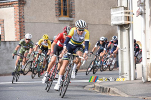 Le groupe de tête à Dame-Marie-les-Bois (756x)