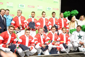 Les coureurs après la course des sulkies (1312x)