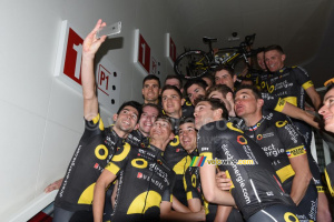 Le selfie de Bryan Coquard et Bryan Nauleau (Direct Energie) (1374x)