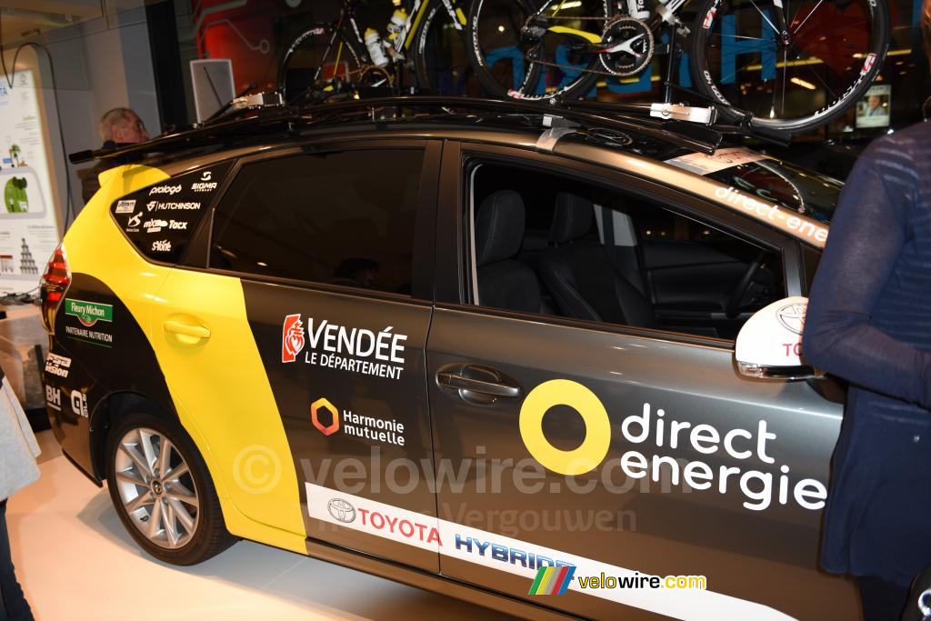 De hybride Toyota auto van het Team Direct Energie